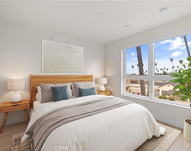 1818 S Norton Avenue - Photo Thumbnail 2