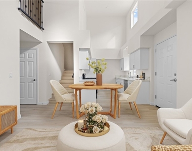 1818 S Norton Avenue - Photo Thumbnail 3