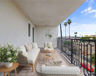 1818 S Norton Avenue - Photo Thumbnail 6