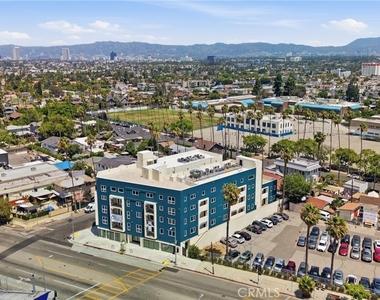 1818 S Norton Avenue - Photo Thumbnail 11