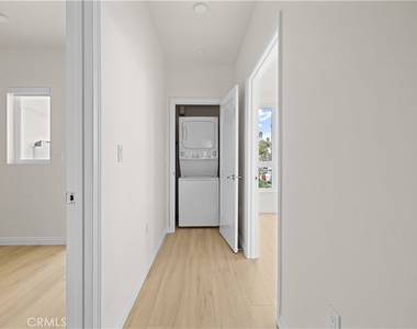 1818 S Norton Avenue - Photo Thumbnail 7