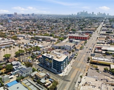 1818 S Norton Avenue - Photo Thumbnail 11