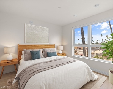 1818 S Norton Avenue - Photo Thumbnail 2