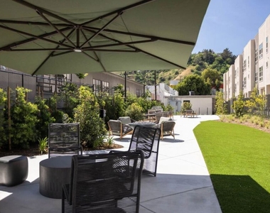 2716 N Cadence Way - Photo Thumbnail 15