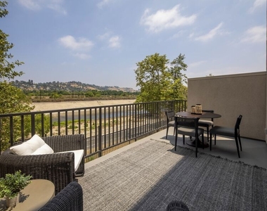 2716 N Cadence Way - Photo Thumbnail 3