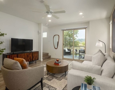 2716 N Cadence Way - Photo Thumbnail 5