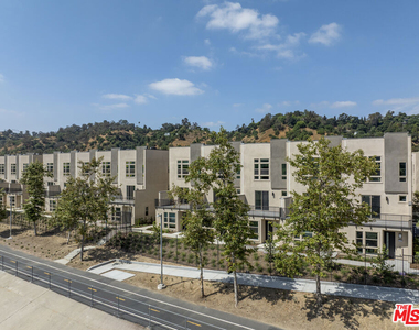 2716 N Cadence Way - Photo Thumbnail 21