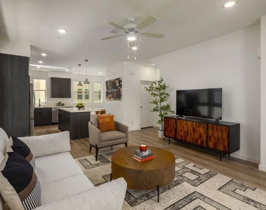 2716 N Cadence Way - Photo Thumbnail 6