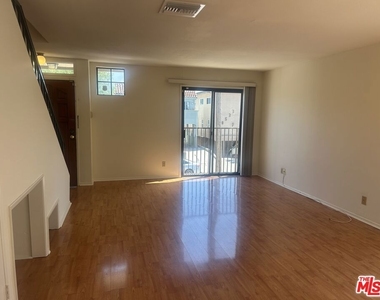 8515 Saturn Street - Photo Thumbnail 7