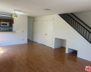 8515 Saturn Street - Photo Thumbnail 8