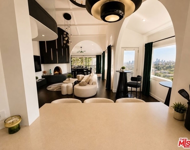 8810 Hollywood Boulevard - Photo Thumbnail 12