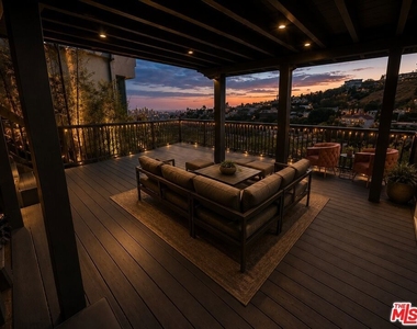 8810 Hollywood Boulevard - Photo Thumbnail 29