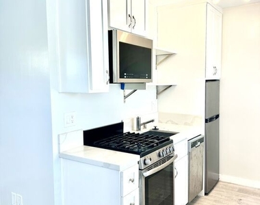 613 S Prairie Avenue - Photo Thumbnail 4