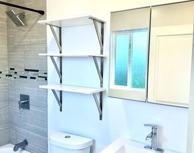 613 S Prairie Avenue - Photo Thumbnail 6