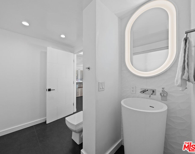 8460 Cole Crest Drive - Photo Thumbnail 14