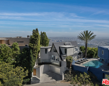 8460 Cole Crest Drive - Photo Thumbnail 3