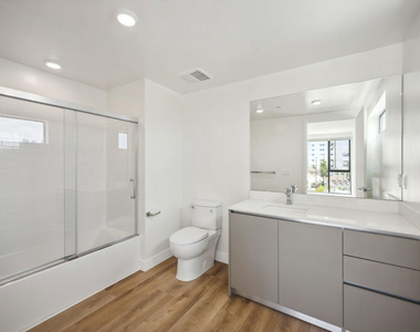 1126 N Cornwell Street - Photo Thumbnail 6