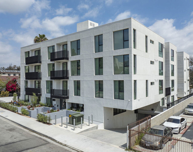 1126 N Cornwell Street - Photo Thumbnail 1