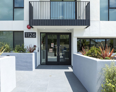 1126 N Cornwell Street - Photo Thumbnail 2