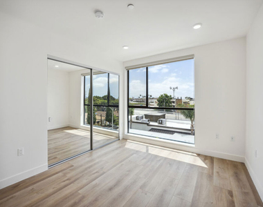 1126 N Cornwell Street - Photo Thumbnail 5