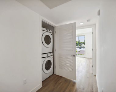 1126 N Cornwell Street - Photo Thumbnail 8