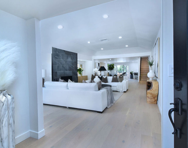 19061 Wells Drive - Photo Thumbnail 5