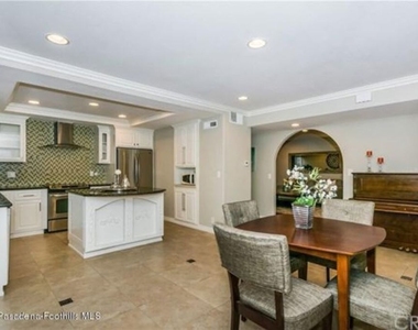 8187 Havasu Circle - Photo Thumbnail 4