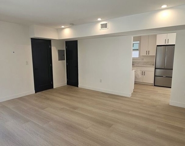 537 S Catalina Street - Photo Thumbnail 12