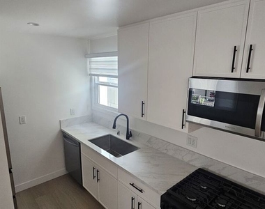 537 S Catalina Street - Photo Thumbnail 11