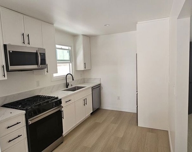 537 S Catalina Street - Photo Thumbnail 5