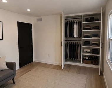 537 S Catalina Street - Photo Thumbnail 7