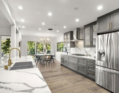 4678 White Oak Avenue - Photo Thumbnail 19