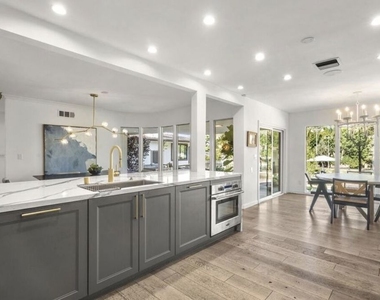 4678 White Oak Avenue - Photo Thumbnail 17