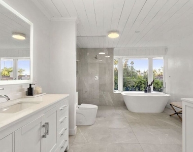 4678 White Oak Avenue - Photo Thumbnail 32