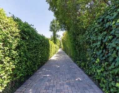 4678 White Oak Avenue - Photo Thumbnail 2