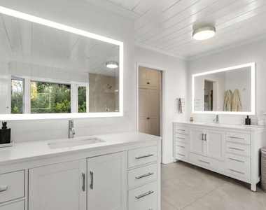 4678 White Oak Avenue - Photo Thumbnail 31