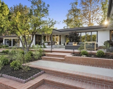 4678 White Oak Avenue - Photo Thumbnail 12