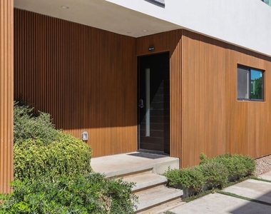 621 1/2 N Mariposa Avenue - Photo Thumbnail 2