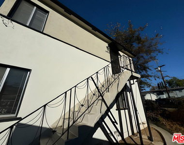 6406 Roble Avenue - Photo Thumbnail 14