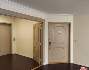 10475 Ashton Avenue - Photo Thumbnail 4