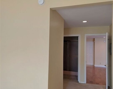 10475 Ashton Avenue - Photo Thumbnail 13