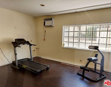 10475 Ashton Avenue - Photo Thumbnail 3