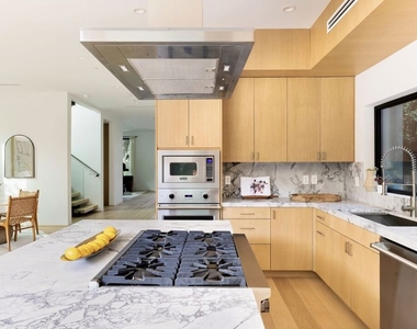 9064 Harland Avenue - Photo Thumbnail 14