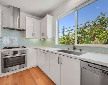 4320 Eagle Rock Boulevard - Photo Thumbnail 3