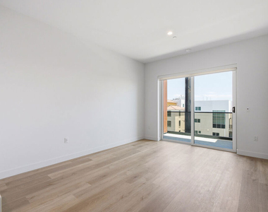 3555 Overland Avenue - Photo Thumbnail 6