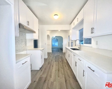5590 Lemon Avenue - Photo Thumbnail 6