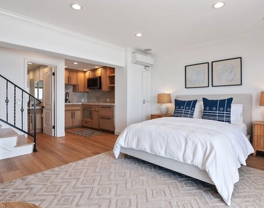 11874 Beach Club Way - Photo Thumbnail 25