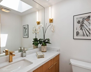 11874 Beach Club Way - Photo Thumbnail 13