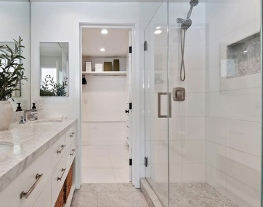 11874 Beach Club Way - Photo Thumbnail 21