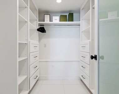 11874 Beach Club Way - Photo Thumbnail 22